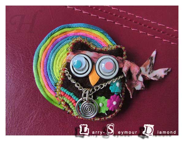 LSD owlet felt brooch