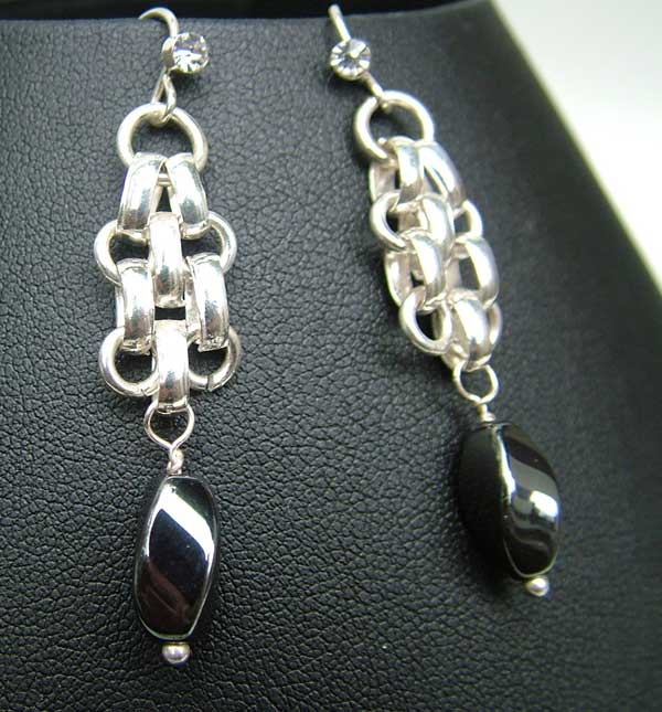 Triangulation Hematite - chain maille jewelry