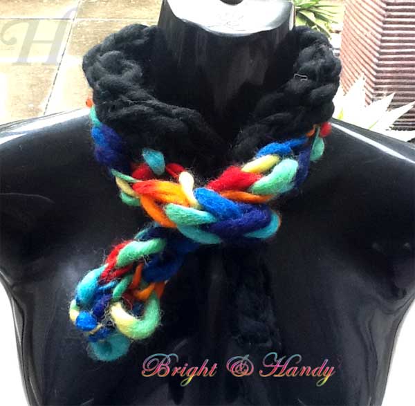 Bright and Handy finger knitted woolen scarf