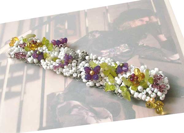 Crochet wire bracelet with Swarovski Elements